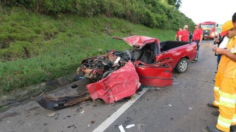 O acidente aconteceu por volta das 17h30, no km 320 da rodovia. (Foto: A Rede)
