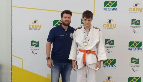 Gustavo Alberto Ohse Hanke, de 13 anos é judoca faixa laranja (Foto: Divulgação )