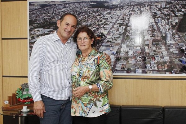 O encontro com o prefeito serviu para relembrar os fatos da época. (Foto: Assessoria)
