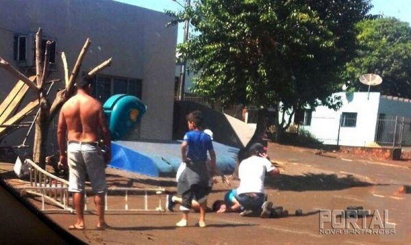 O trabalhador caiu com as costas no asfalto. (Foto: Portal Palotina)