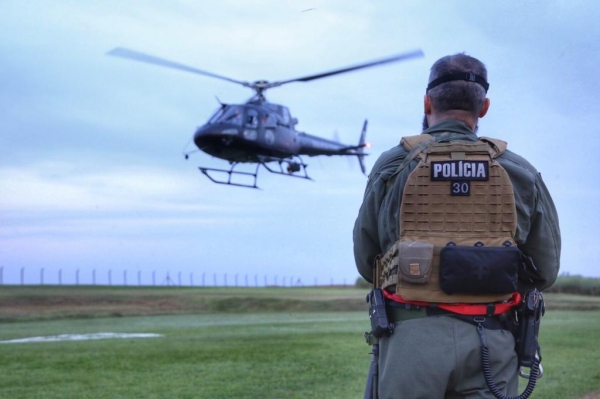 O helicóptero, modelo AS 350 B2, é o mais indicado para operações aéreas de segurança pública. (Foto: Divulgação)