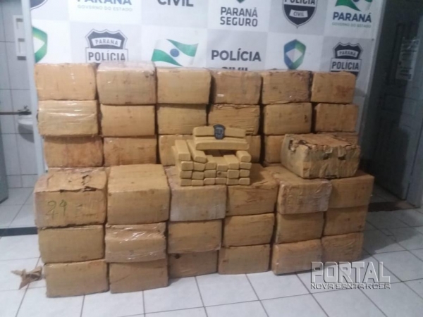 Dois homens estavam no veículo foram presos. (Fotos: Léo Silva)