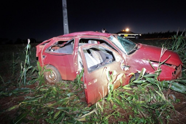 O gol capotou em uma lavoura de milho. (Foto: Portal Nova Santa Rosa)