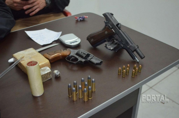 Duas armas foram detidas. (Foto: Bogoni)