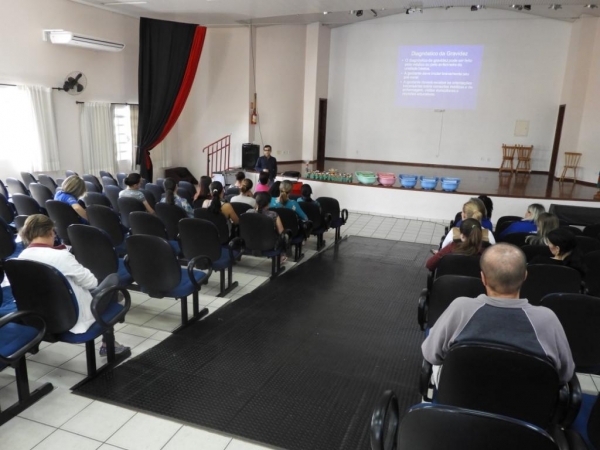 O ginecologista Edu Henrique Azevedo ministrou a palestra. (Foto: Assessoria)