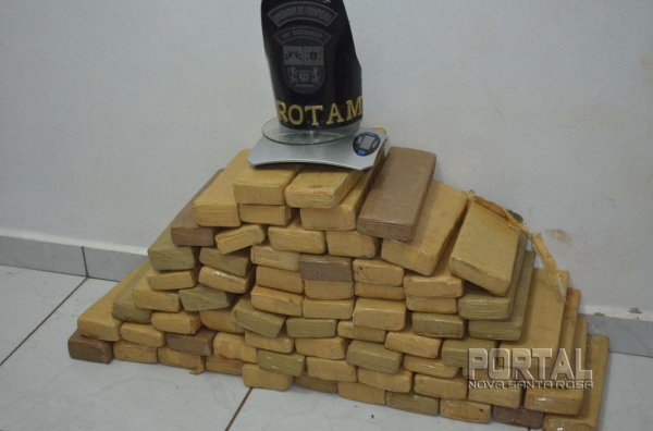 Após  contagem totalizaram 68 tabletes pesando 37,910kg,. (Foto: Bogoni)