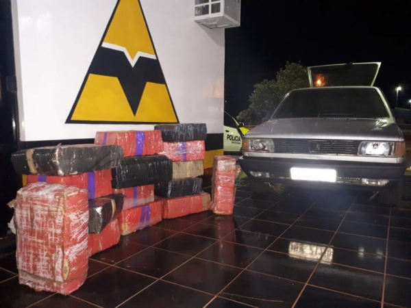 Após pesagem a droga totalizou 327 Kg. (Foto: PRE)