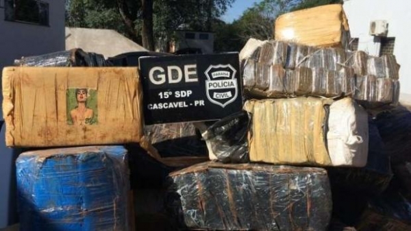 Um homem de 37 anos, responsável pela armazenagem da droga, foi preso em flagrante.(Foto: Catve)