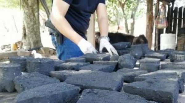 A prisão dos colombianos e a apreensão da droga ocorreu por volta das 12h de terça-feira .(Foto: Tribuna Popular)