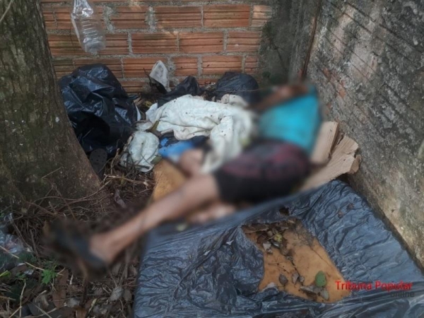 O corpo da vítima foi encaminhada ao necrotério do IML para procedimento de necropsia e liberação (Foto: Paulo Romeu Domingues Junior )