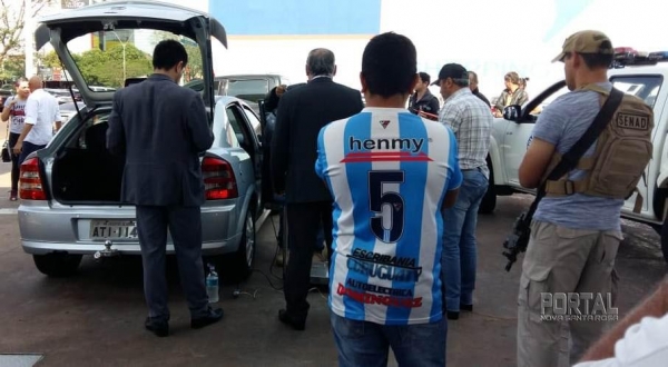 Foram encontradas no carro 28 tabletes de maconha. (Foto: Portal Palotina)