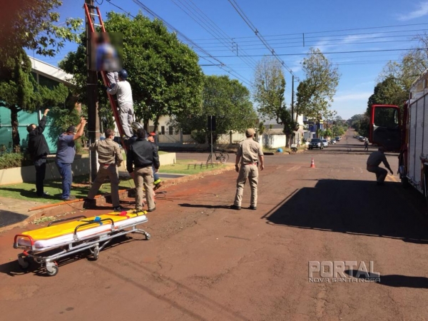 O trabalhador realizava serviços na rede de energia. (Marcio Cerny)