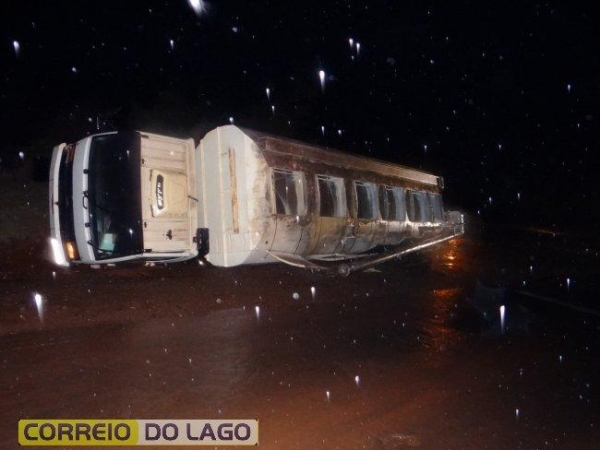 O acidente não resultou em feridos. (Foto: Correio do Lago)