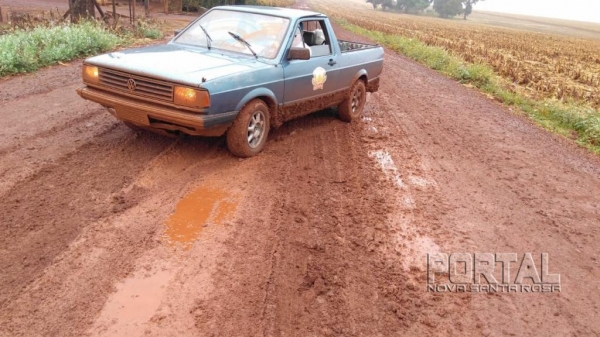A Saveiro foi levada durante a madrugada. (Foto: Divulgação)