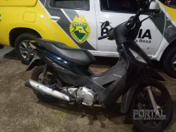 A moto foi recuperada pela Polícia Militar. (Foto: PM)