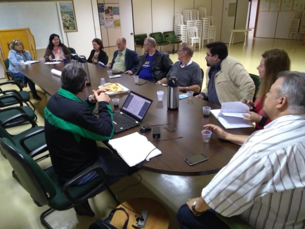 Nesta reunião um dos principais assuntos discutidos  foi referente aos trâmites da proposta de alteração da Lei Geral Municipal.(Foto: Assessoria)
