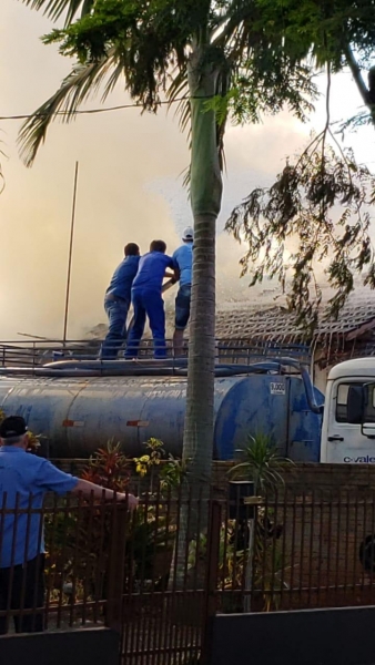 O fogo foi controlado. (Fotos: Colaborador)