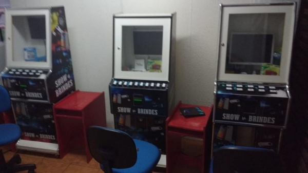 As máquinas foram apreendidas. (Fotos: BPFRON)