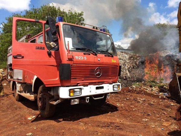 Os bombeiros voluntários continuam no local.(Fotos: Central Santa Rita De Noticias)
