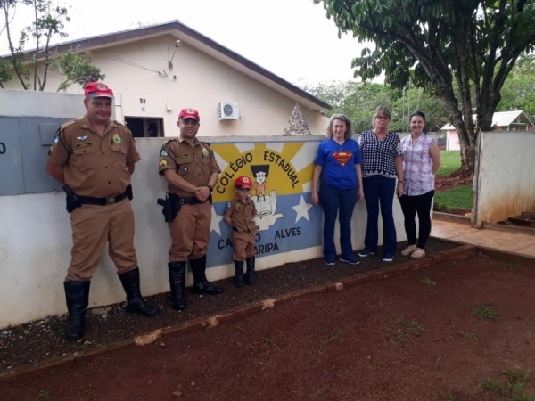 Palestra e atividades realizadas pelos polícias (Foto: Divulgação )