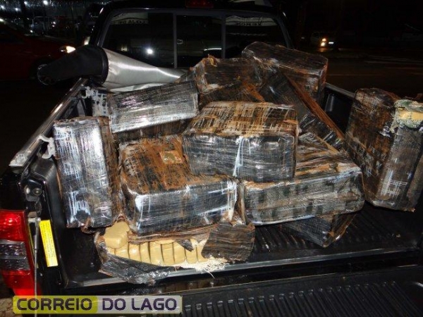 Foram apreendidos 380 Kg de maconha. (Foto: Correio do Lago)