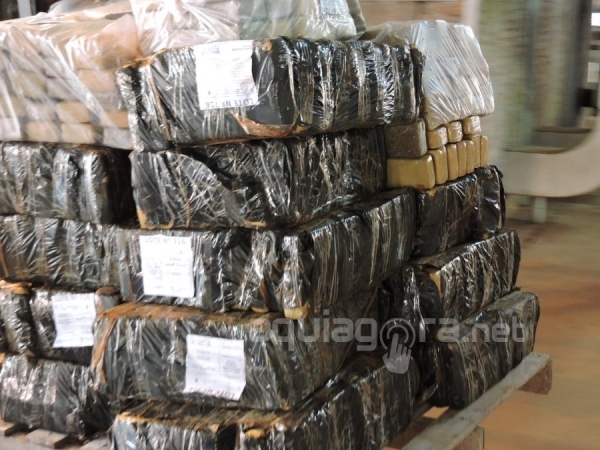 A incineração de drogas da 47ª Delegacia Regional de Polícia Civil aconteceu não forno da Fecularia da Agrícola Horizonte (Foto: Jones Souza/AquiAgora.net )