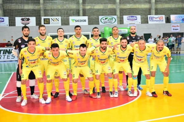 A Copagril Futsal começou a partida determinada a conquistar um bom placar fora de casa (Foto: Costa Oeste News )