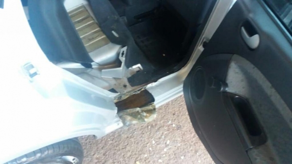 Foram encontrados 17 tabletes de cocaína totalizando 13.710 kg e 14 tabletes de crack totalizando 13.920 kg.(Fotos: PRF)