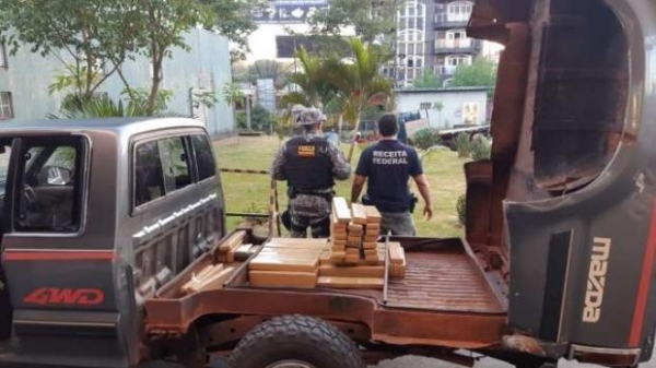 O motorista foi encaminhado à Delegacia para prestar esclarecimentos.(Foto: Catve)
