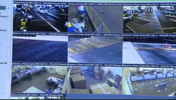 15 das 30 câmeras de monitoramento da Ponte da Amizade, em Foz do Iguaçu, não estão funcionando — Foto: Reprodução/RPC