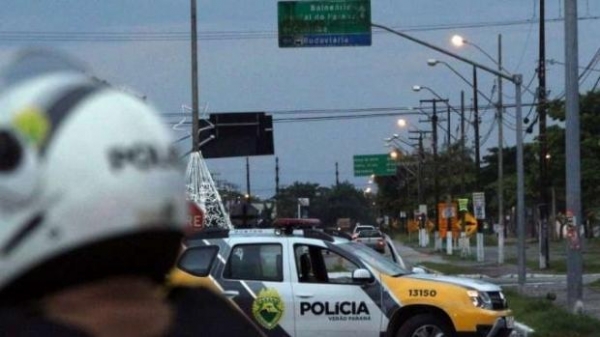 Dois golpes de canivete matou a mulher. (Foto: PM)