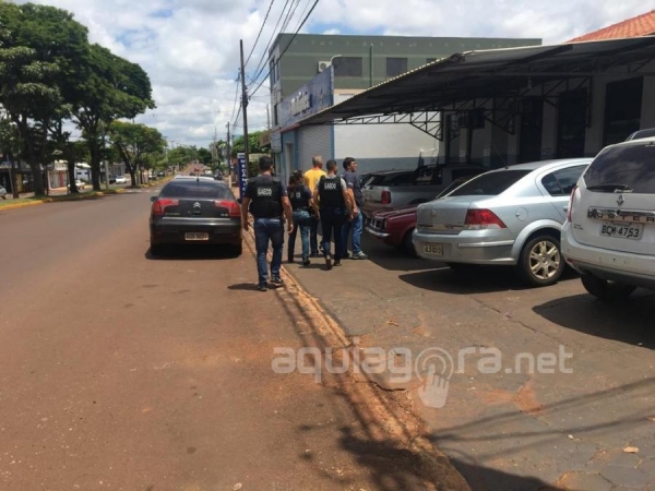O vereador foi encaminhado pelo GAECO até a Delegacia (Foto: Cristine Kempp/AquiAgora.net )