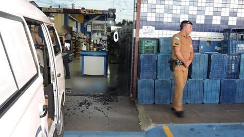 s bandidos deram azar ao encontrar um investigador da Polícia Civil no estabelecimento e morreram na troca de tiros. (Foto: Reprodução)