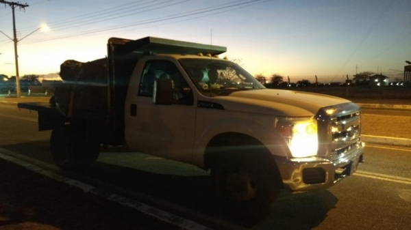 Caminhão com ajuda humanitária para a Venezuela deixa Boa Vista — Foto: Laudinei Sampaio/Rede Amazônica Roraima