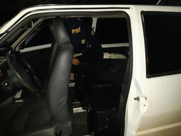 A droga seria levada para o Rio Grande do Sul. (Fotos: PRF)