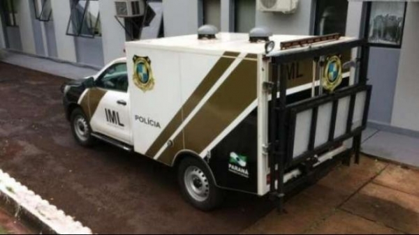 Corpo foi encontrado na Rua Suíca, na barranca de um rio. (Foto: Reprodução)