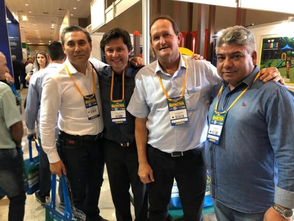 A comitiva regional, comandada pelo prefeito de Jesuítas e presidente da Amop (Associação dos Municípios do Oeste do Paraná), Junior Weiller. (Foto: Assessoria)