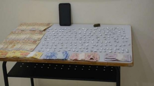 Dois homens foram detidos, por tráfico de drogas e cárcere privado, e encaminhados para a 20ª SDP. (Foto: CATVE )