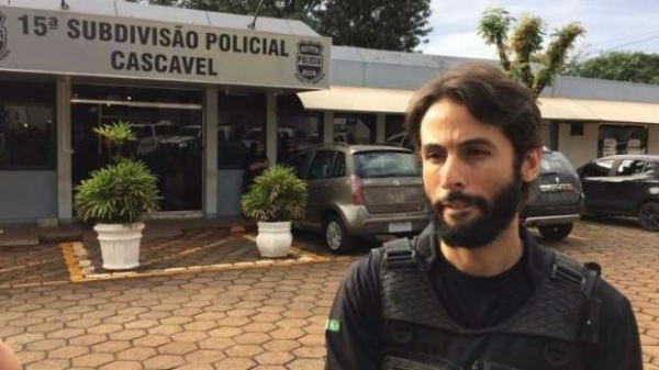 Adriano Valente, Delegado da Polícia Civil do Distrito Federal, explica que o empresário preso e encaminhado à 15ª SDP (Subdivisão Policial) é responsável por uma empresa de cobranças da cidade. (Foto: Reprodução)