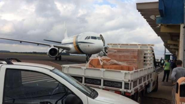 A aeronave presidencial fez reconhecimento da área. (Foto: Catve)