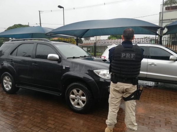 Caminhonete apreendida. (Foto: PRF)