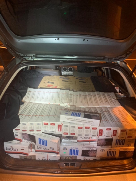 O condutor tentou fugir do bloqueio policial. (Foto: PRE)