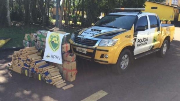 Na pesagem a droga totalizou 570 quilos.(Fotos: PRE)