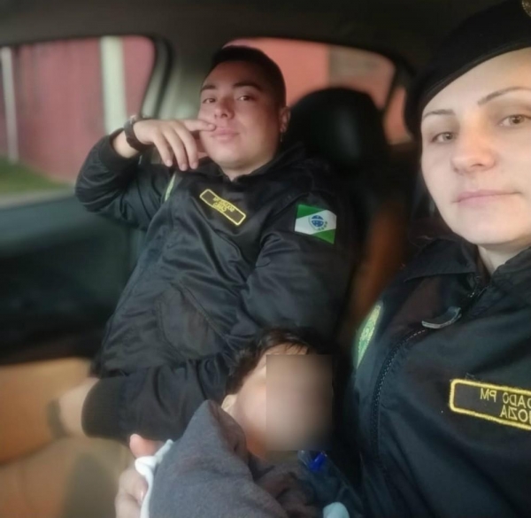 Bebê é encontrado abandonado no bairro Fazendinha — Foto: Divulgação/Polícia Militar