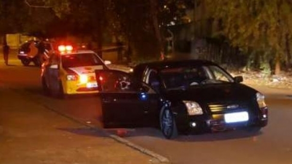 O IML (Instituto Médico-Legal) fez o recolhimento da vítima fatal, identificado preliminarmente como Diego.(Foto: Catve)