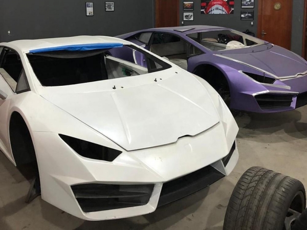 Fabricação de falsificações de carros de luxo em Itajaí — Foto: Polícia Civil/Divulgação