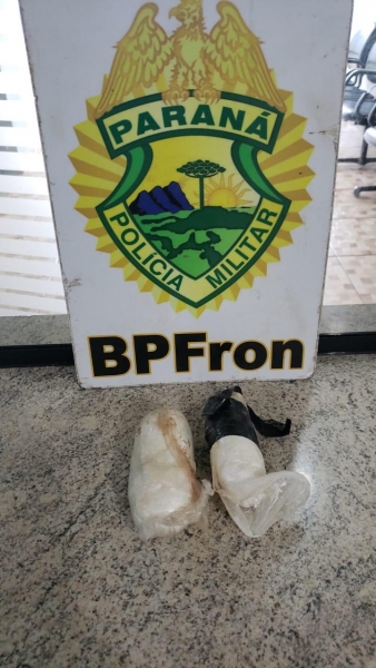 A droga foi apreendida pesou  0,220 kg. (Foto: BPFron)