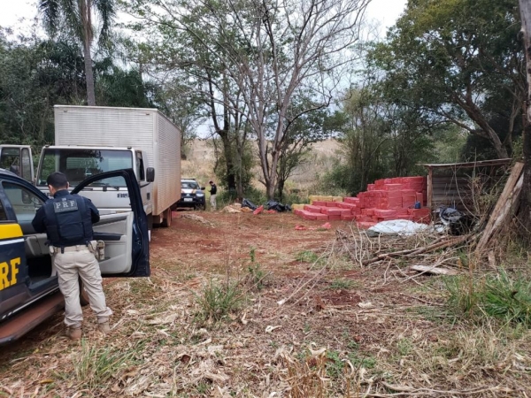 Do total de 1,5 milhão de carteiras apreendidas. (Fotos: PRF)