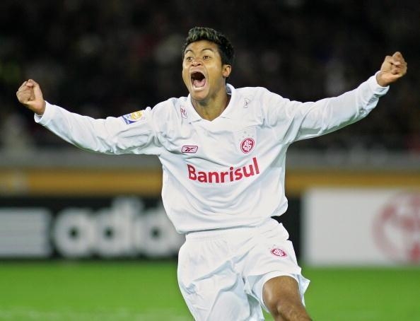 Perdigão e Adriano Gabiru passaram por vários clubes brasileiros, porém, no Internacional tiveram passagens mais marcantes pelos títulos conquistados (Foto: Divulgação )
