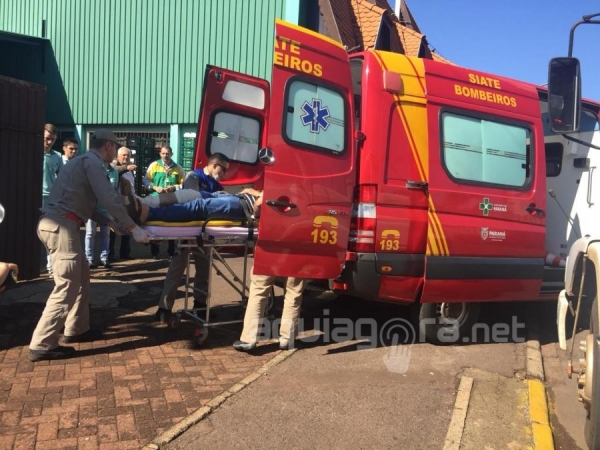 Ele foi socorrido e encaminhado à UPA por uma equipe do Corpo de Bombeiros (Foto: Fernanda Bourscheidt/AquiAgora.net )